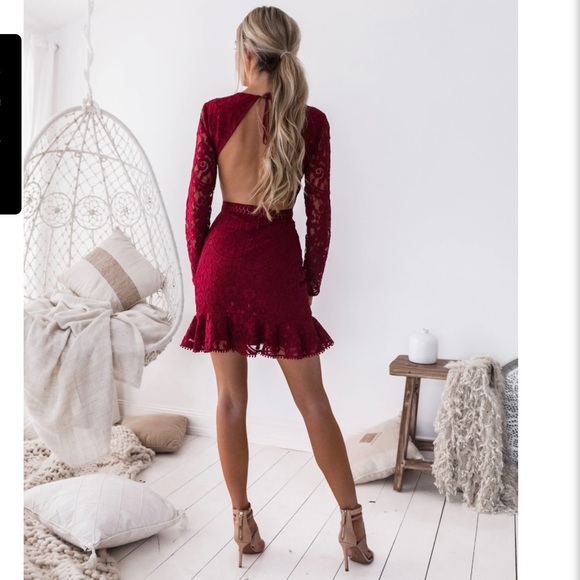 TWO SISTERS THE LABEL MEDINDIE RED LACE BACKLESS MINI DRESS W/FLUTTER HEM SzL - Picture 5 of 16